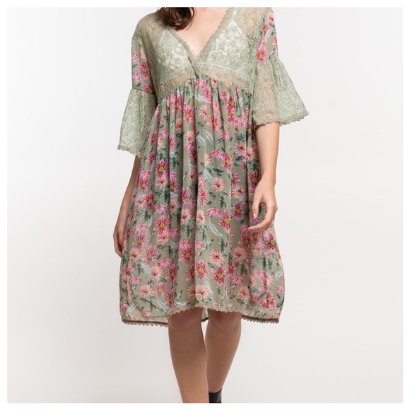 Victorian Woven Floral Layering Lace Tunic - Picture 4 of 10